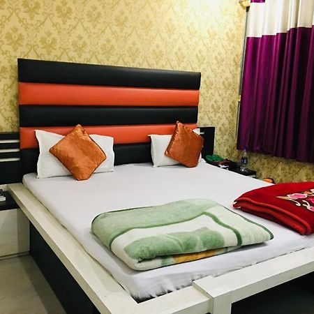 Hotel Natraj Sasarām Zewnętrze zdjęcie