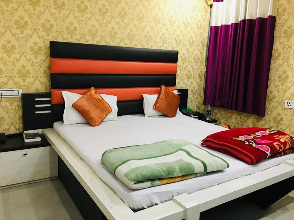 Hotel Natraj Sasarām Zewnętrze zdjęcie